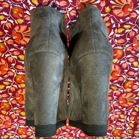 Nine West Nicholson Gray Suede High Wedge Lace Ups - Picture 7 of 8